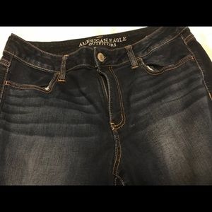 Perfect American Eagle dark wash skinny jeans!